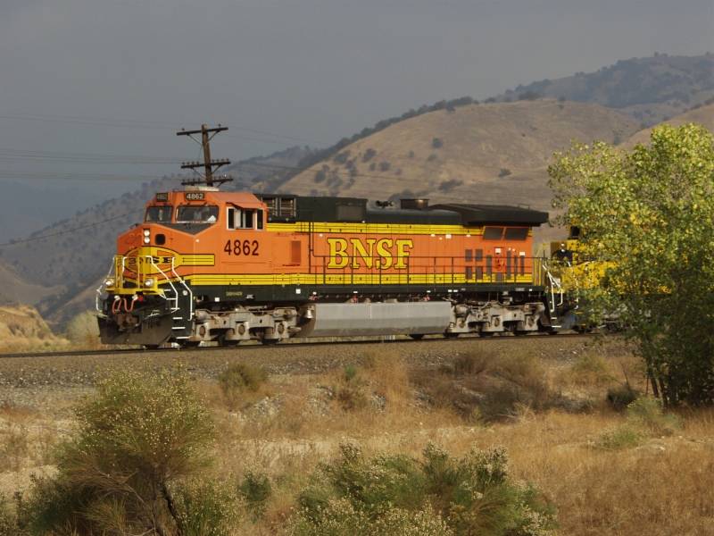 BNSF 4862 another C-44